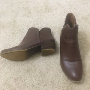 Lucky Brand LP Brenon Booties Ankle Boots Faux Leather Zips Stacked Block Heel 8